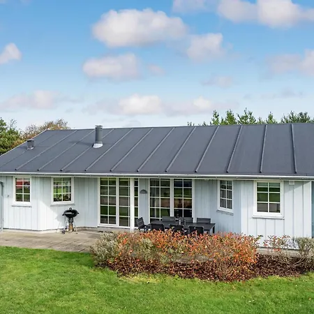 3 Bedroom Stunning In Holiday home Norre Nebel